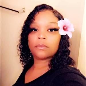 Meet your Posher, Lorine